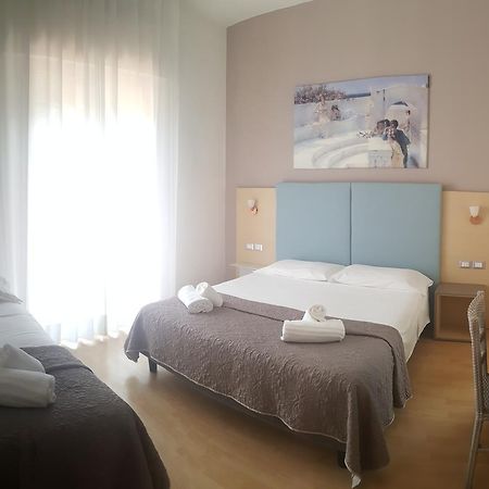 Hotel Stella D'Oro Lido di Jesolo Bagian luar foto