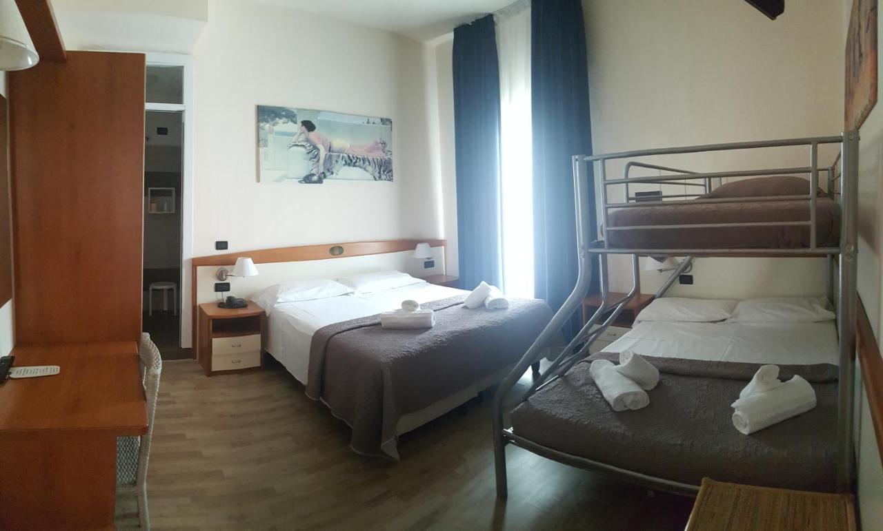 Hotel Stella D'Oro Lido di Jesolo Bagian luar foto