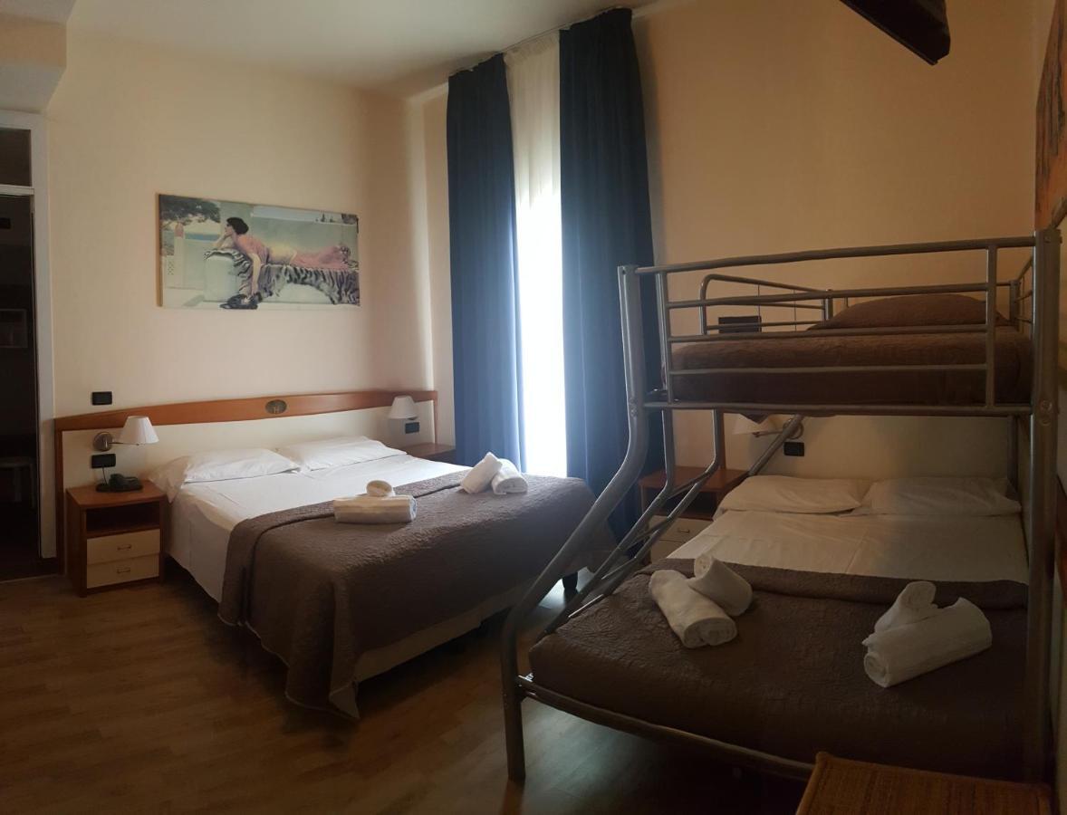 Hotel Stella D'Oro Lido di Jesolo Bagian luar foto