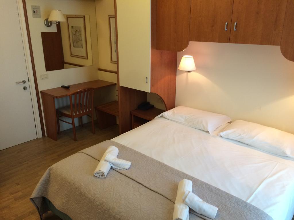 Hotel Stella D'Oro Lido di Jesolo Ruang foto