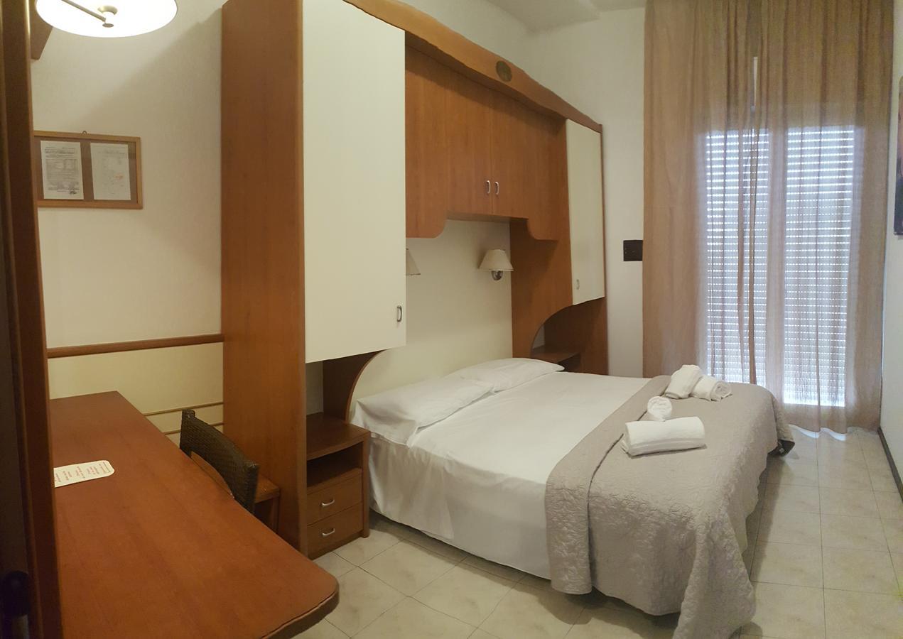 Hotel Stella D'Oro Lido di Jesolo Bagian luar foto